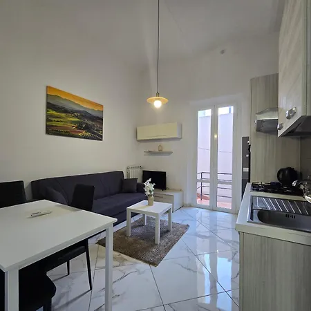 アパート Affitta Tra Mari E Monti チェチナ